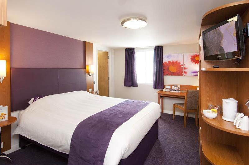 Premier Inn Bolton Stadium Arena Экстерьер фото